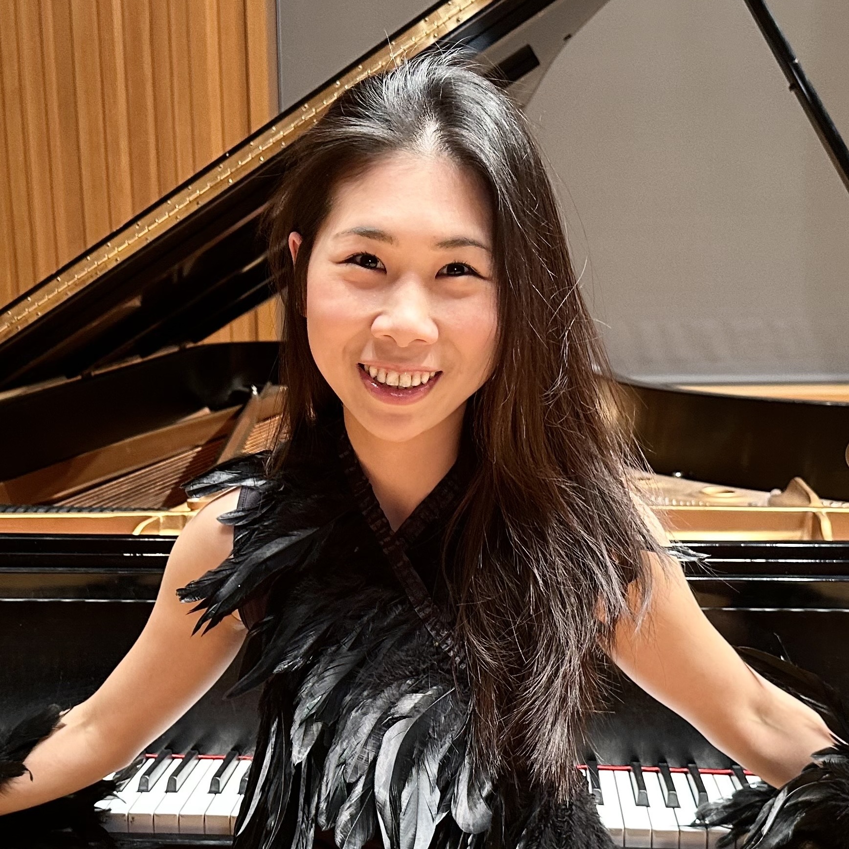 Aviva Piano 1 square